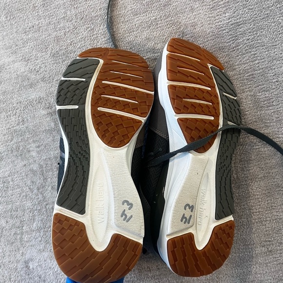 Men's Mesh Arch Support Sneaker 8 - Picture 8 of 9